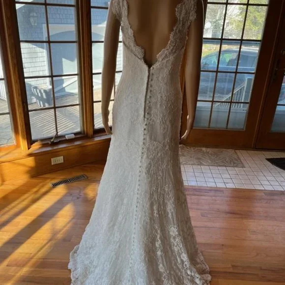 Marina Liana | Dresses | Martina Liana Ivory Lace Bodycon Sweep Train  Bridal Gown Wedding Dress Size | Poshmark